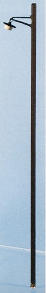 Lampe mit schrägem Ausleger am Holzmast, LED beleuchtet-Spur 1