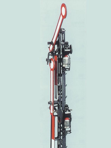 Formhauptsignal Gittermast 10m, 1-flügelig, mechanischer Antriebskasten, Servolenkung-Antrieb, BS be