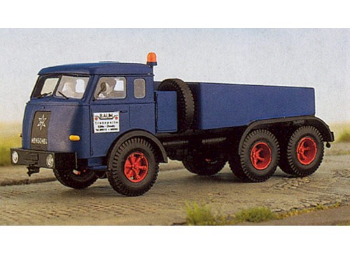 Henschel Schwerlast-Zugmaschine HS 34 TAS